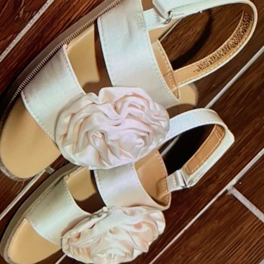 Simple stylish design shoes
